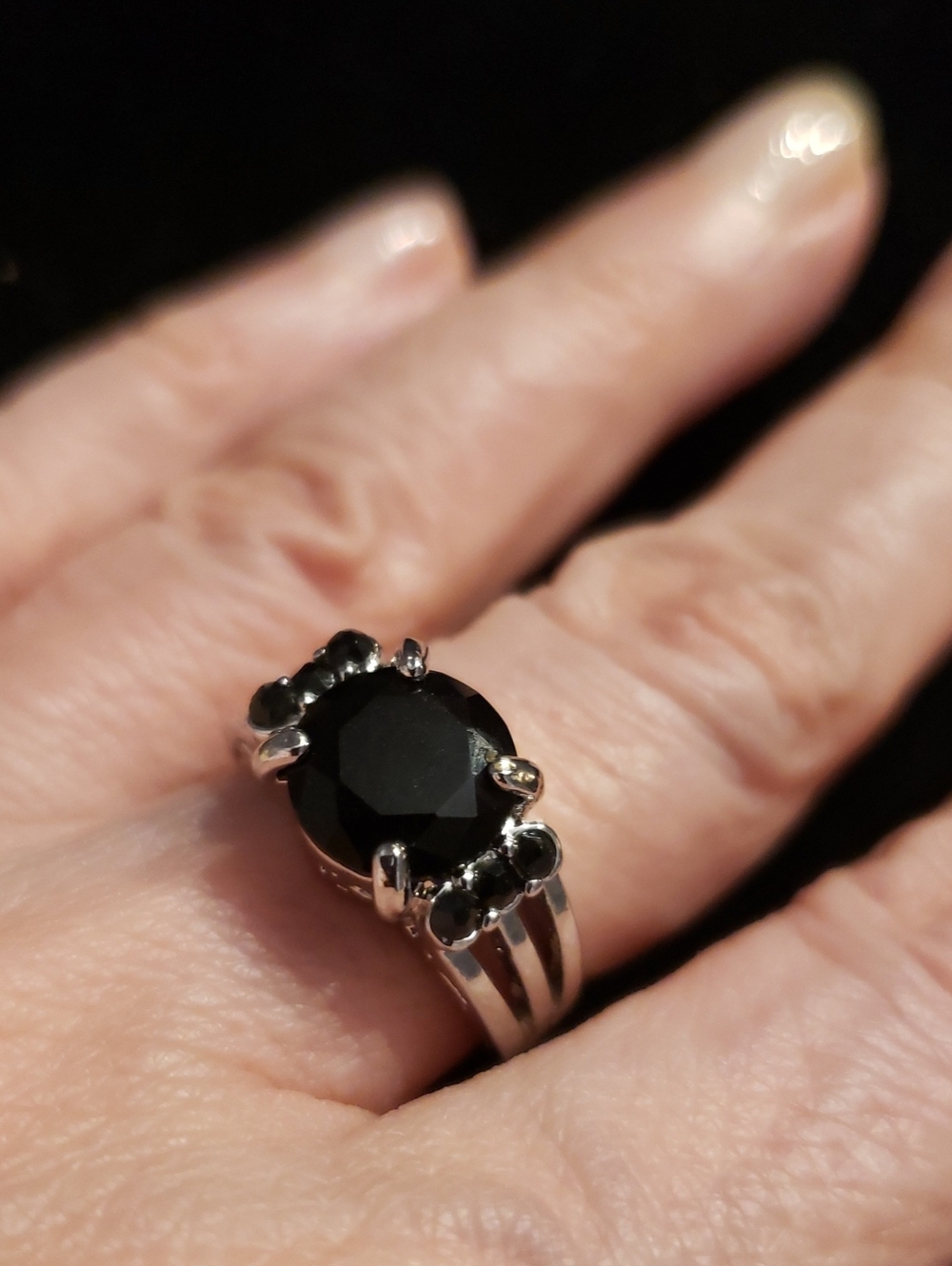 NEW Black Stones (Prob. Onyx) Size 7 Silverplate Ring, Round Faceted, Elegant.